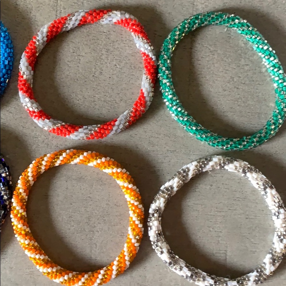 6 Assorted Bracelets - Picture 3 of 3